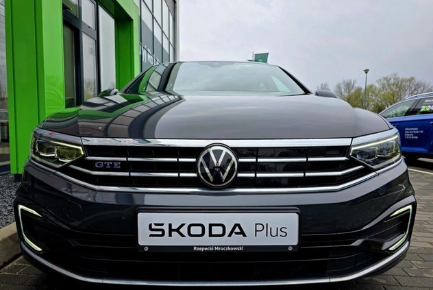 Volkswagen Passat cena 119900 przebieg: 65308, rok produkcji 2021 z Szczecinek małe 704